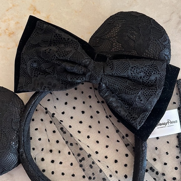 BLACK VELVET AND LACE DISNEY PARKS MICKEY EARS 🖤🖤🖤 - Picture 3 of 7